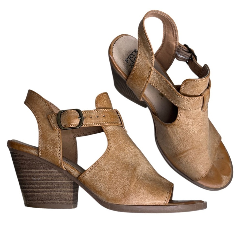 Frye and Co Gaia 8M Tan Western Boho Stacked Heel Sandals